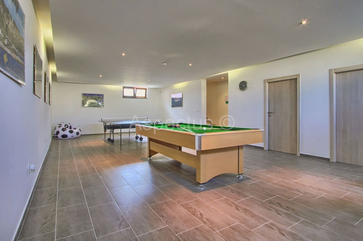 Luksuzna vila sa bazenom na mirnoj lokaciji, Svetvinčenat, Istra