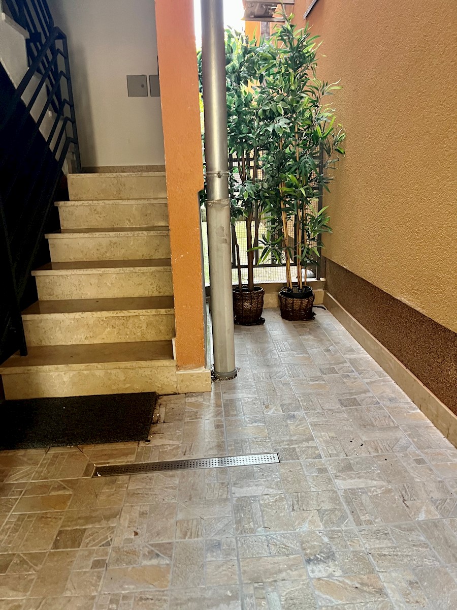 V centru Rovinja,3 studio apartmaji in majhna hiša