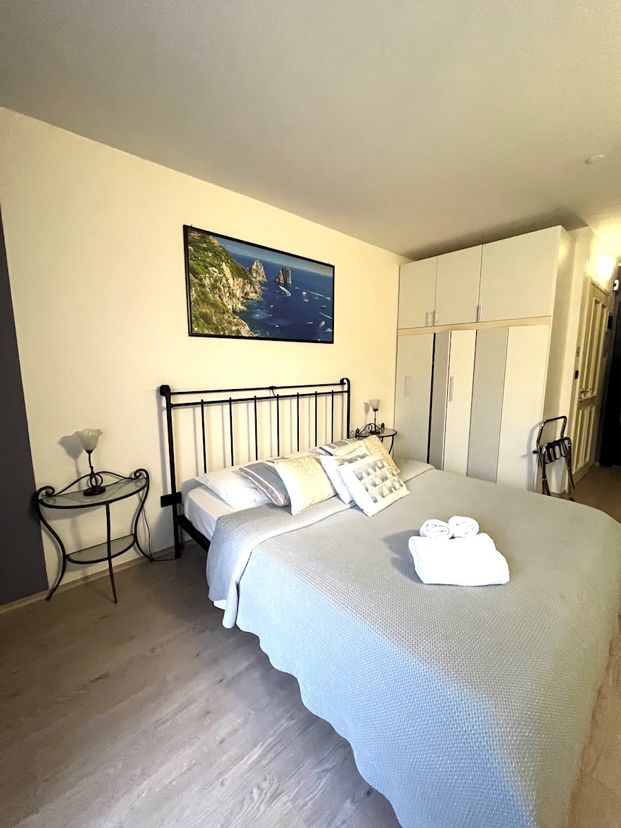 V centru Rovinja,3 studio apartmaji in majhna hiša