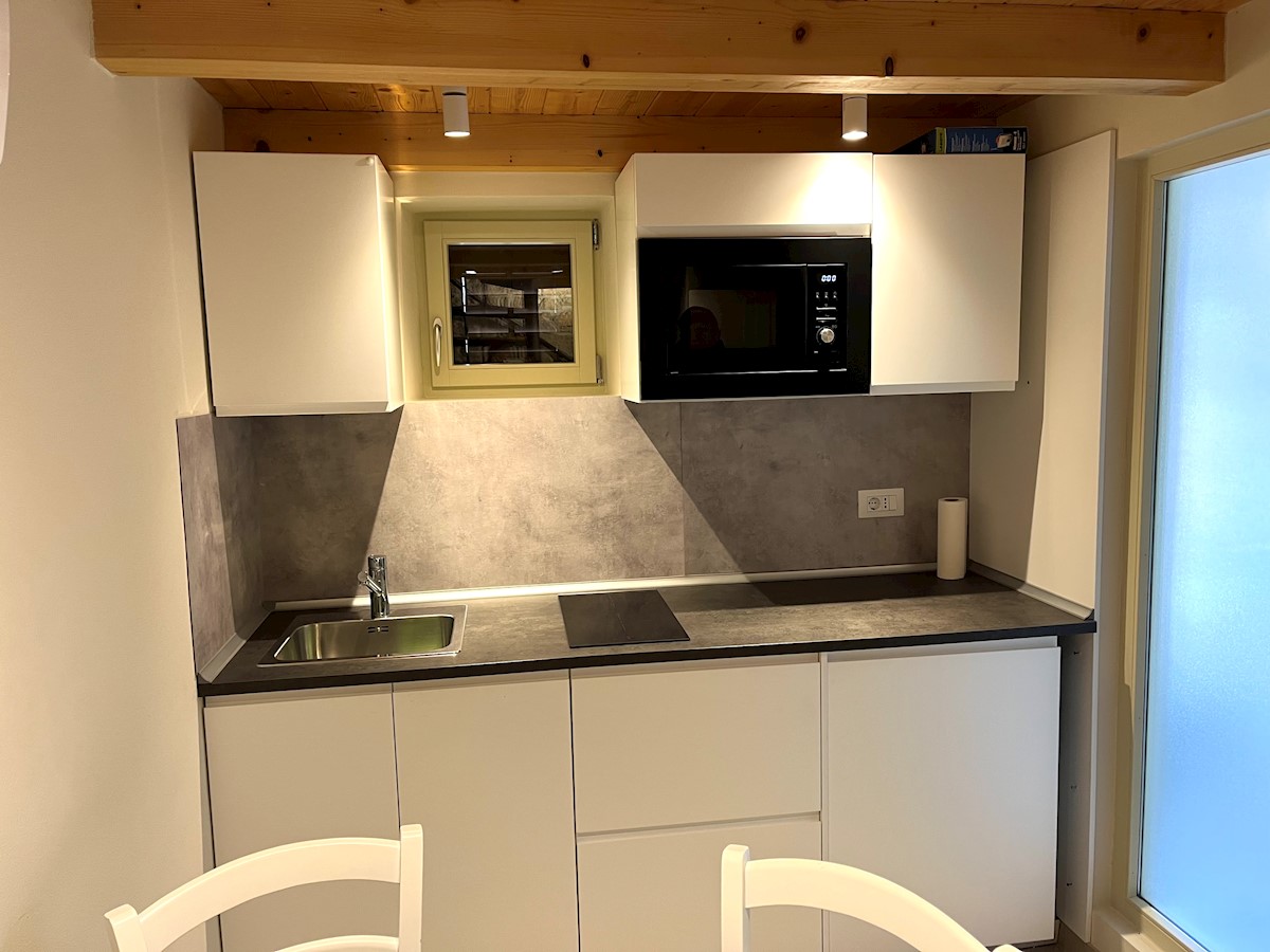 V centru Rovinja,3 studio apartmaji in majhna hiša