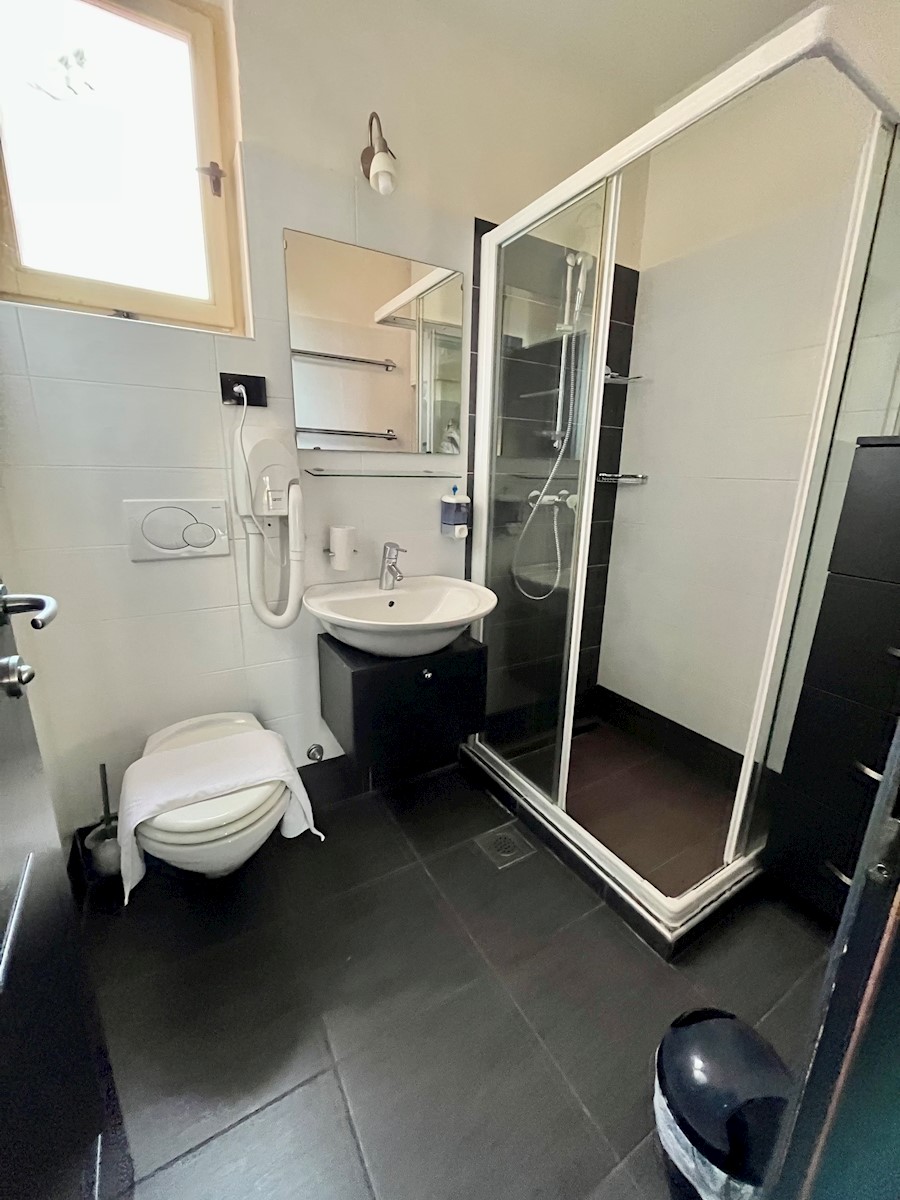 V centru Rovinja,3 studio apartmaji in majhna hiša