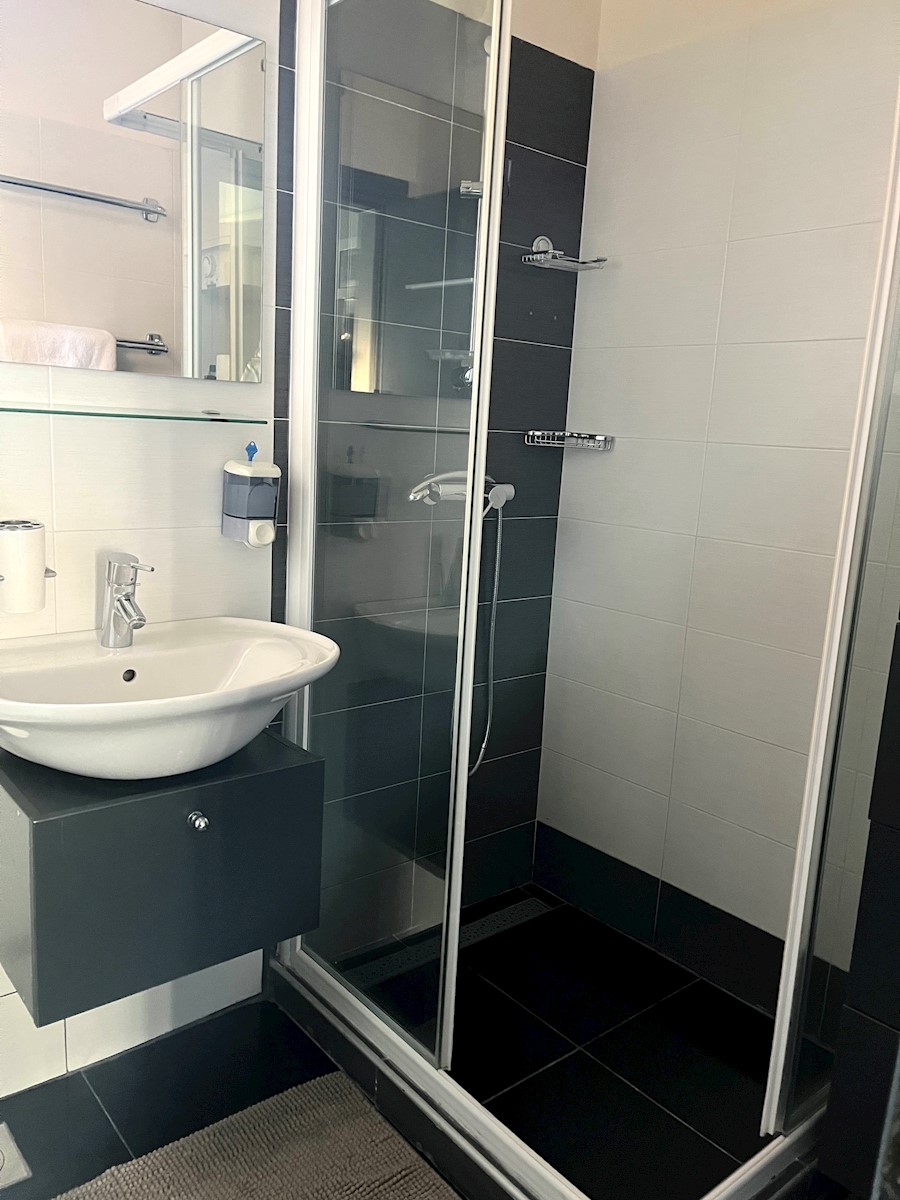 V centru Rovinja,3 studio apartmaji in majhna hiša
