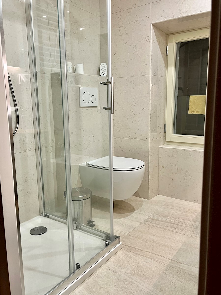 V centru Rovinja,3 studio apartmaji in majhna hiša