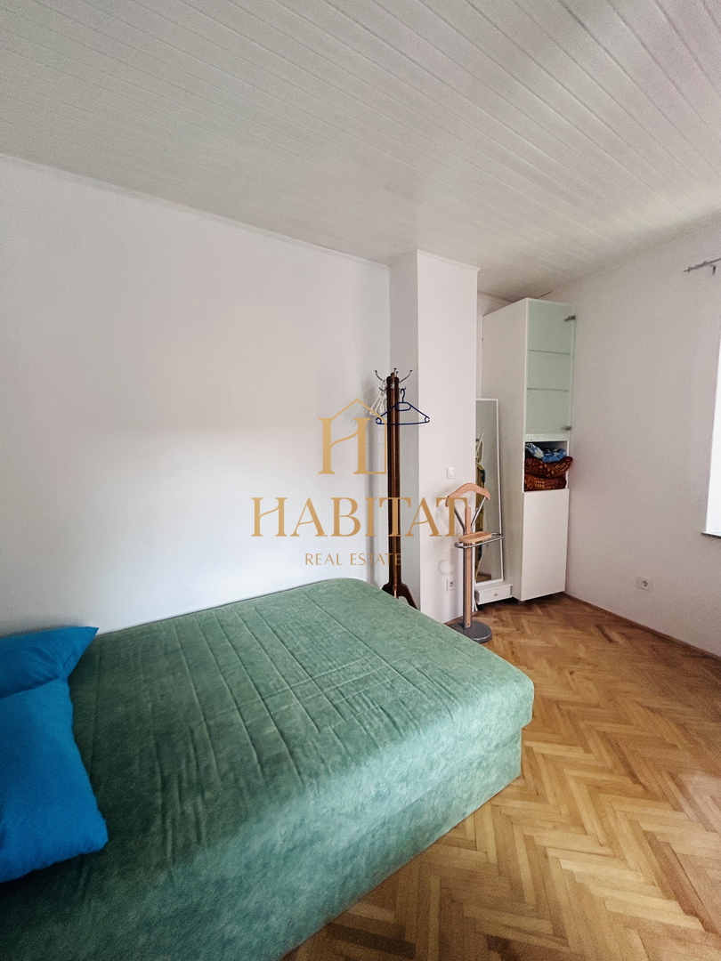 Istra, Novigrad, garsonjera 23,5m2, 20m od plaže in morja, center