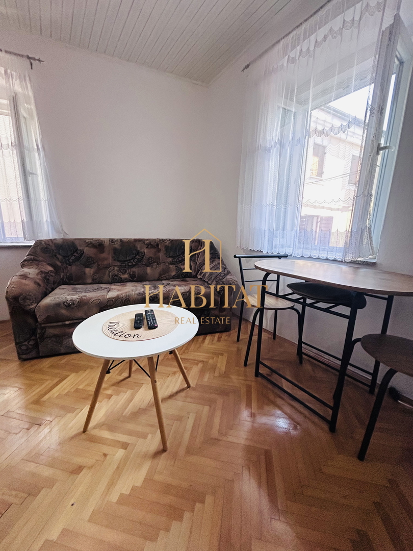 Istra, Novigrad, garsonjera 23,5m2, 20m od plaže in morja, center