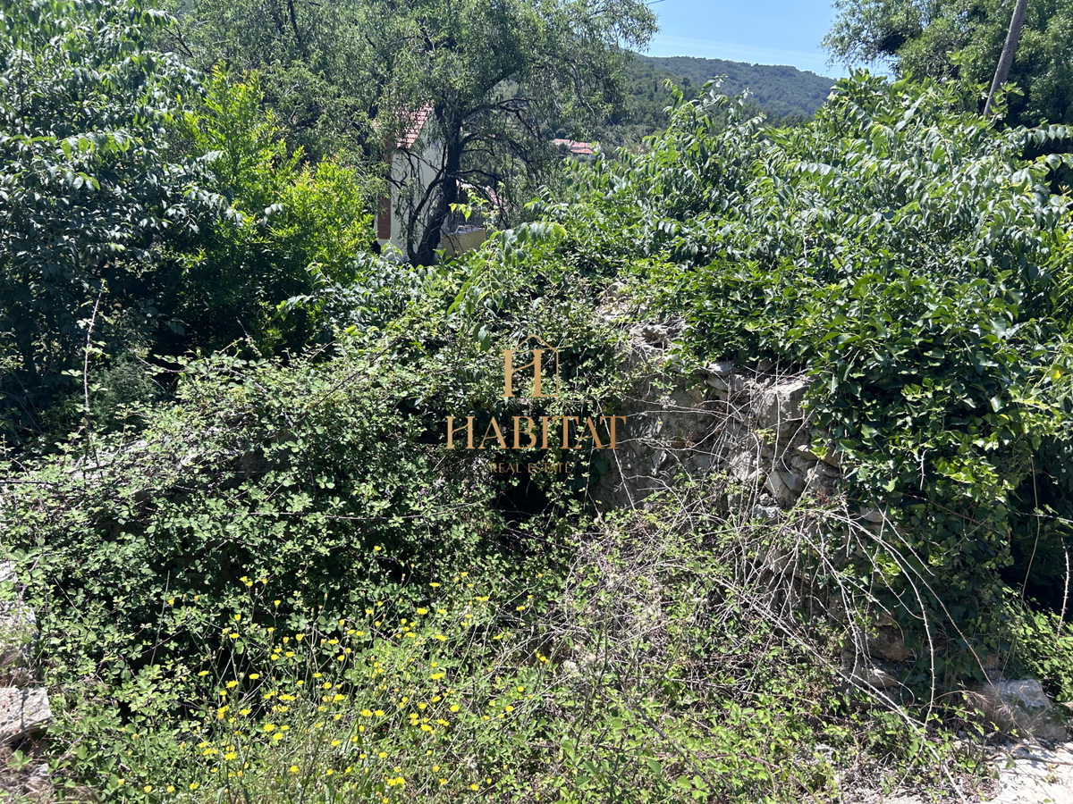Dalmacija, Hvar, Dol Sv.Ana, hiša 46m2 z zazidljivo parcelo 650m2