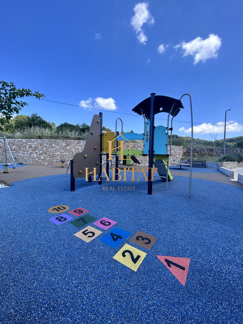 Dalmacija, Hvar, Dol Sv.Ana, hiša 46m2 z zazidljivo parcelo 650m2