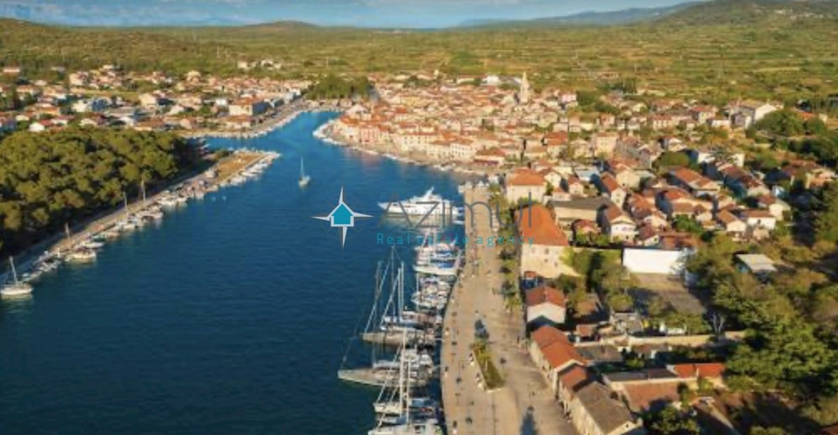 Dalmacija, Hvar, Dol Sv.Ana, hiša 46m2 z zazidljivo parcelo 650m2