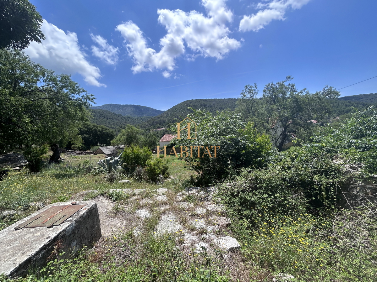 Dalmacija, Hvar, Dol Sv.Ana, hiša 46m2 z zazidljivo parcelo 650m2