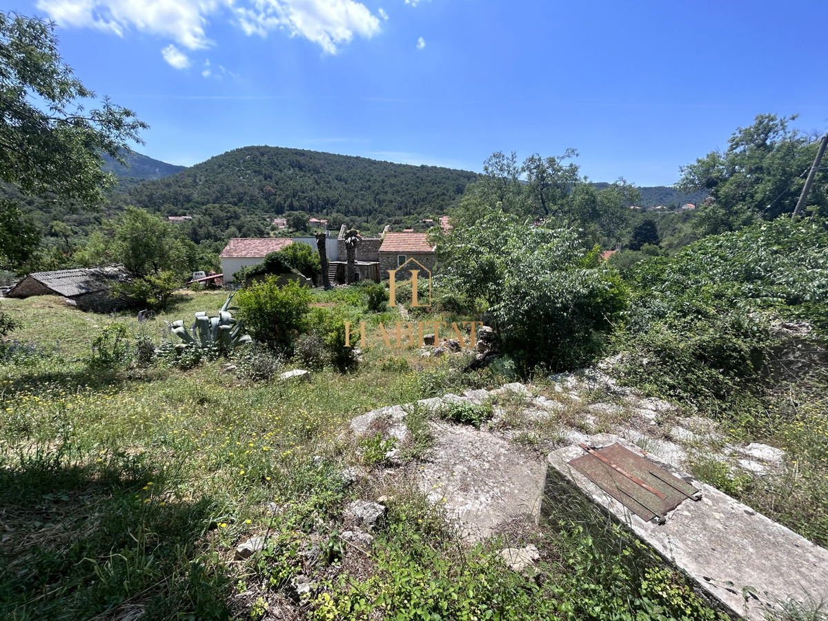 Dalmacija, Hvar, Dol Sv.Ana, hiša 46m2 z zazidljivo parcelo 650m2