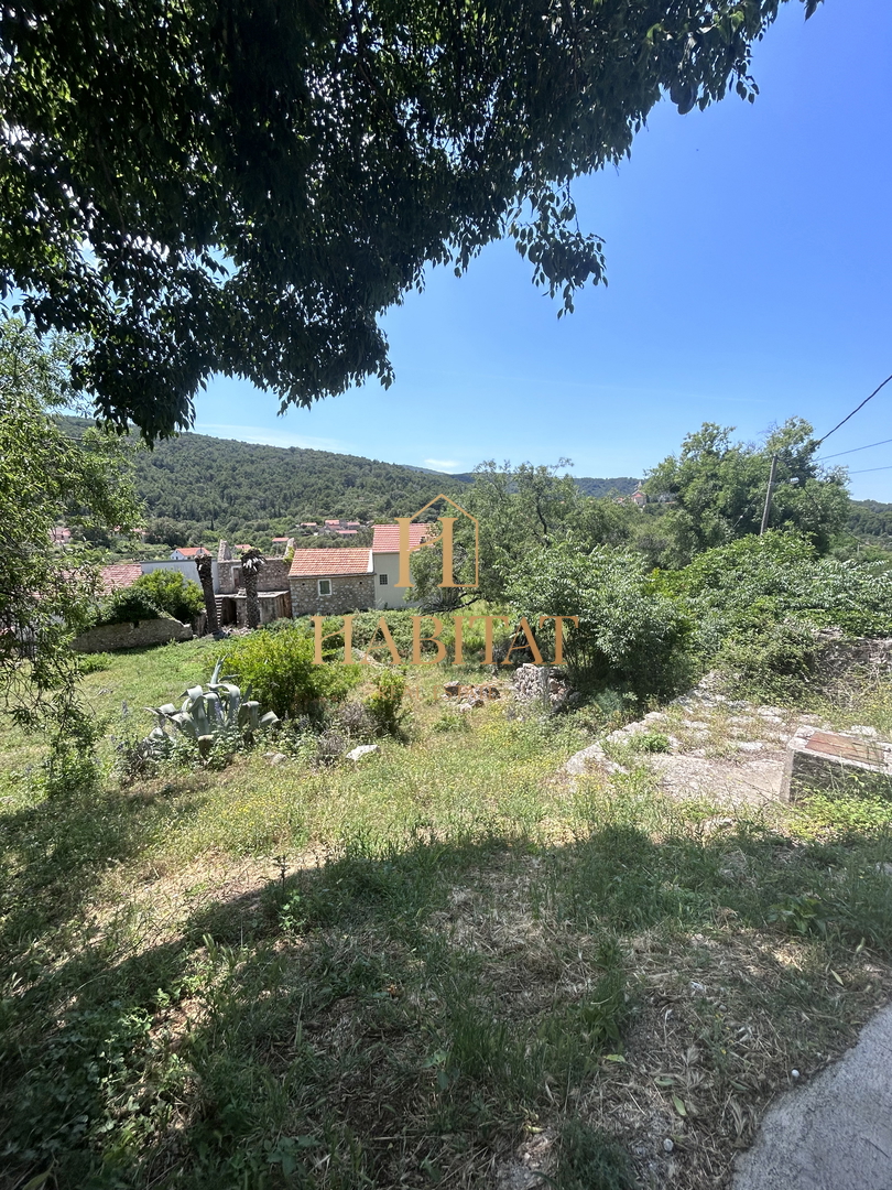 Dalmacija, Hvar, Dol Sv.Ana, hiša 46m2 z zazidljivo parcelo 650m2