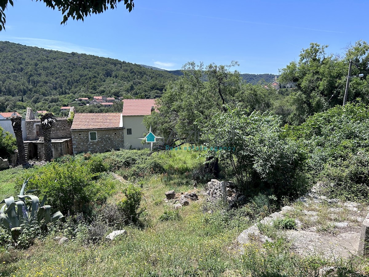 Dalmacija, Hvar, Dol Sv.Ana, hiša 46m2 z zazidljivo parcelo 650m2