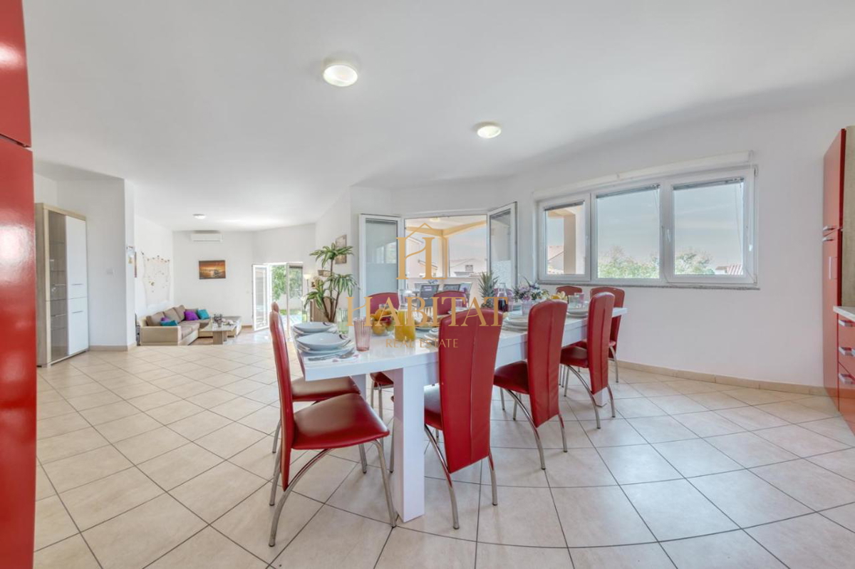 Istra, Ližnjan, Vila 450m2 z bazenom