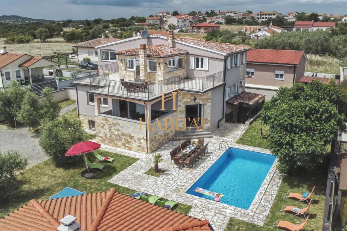 Istra, Ližnjan, Vila 450m2 z bazenom