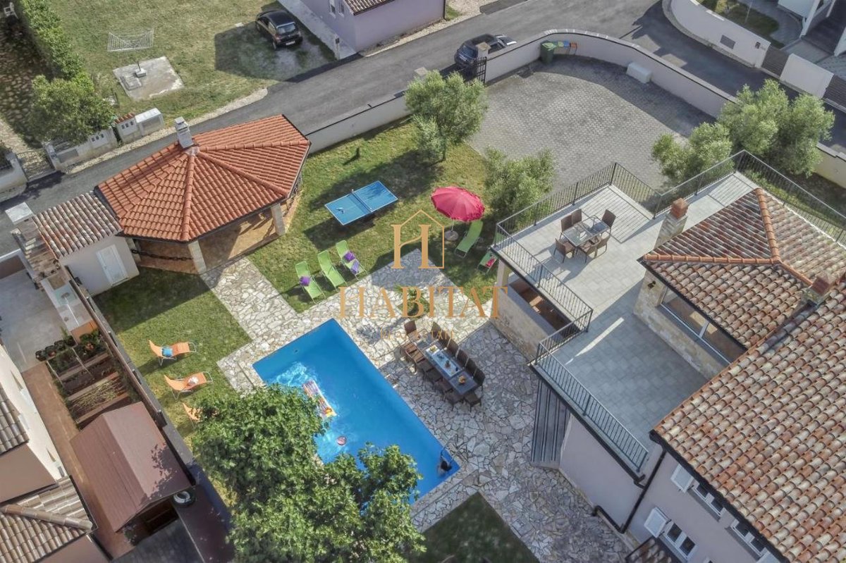 Istra, Ližnjan, Vila 450m2 z bazenom