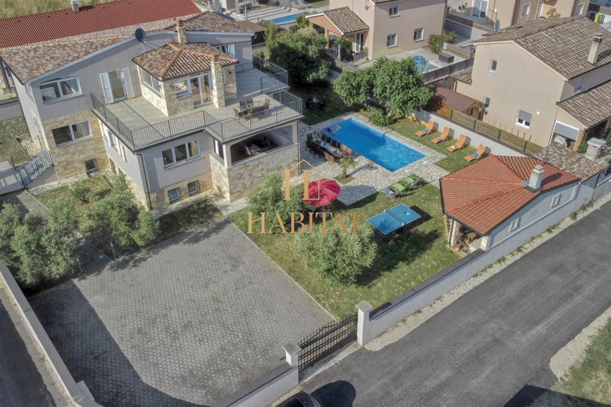 Istra, Ližnjan, Vila 450m2 z bazenom