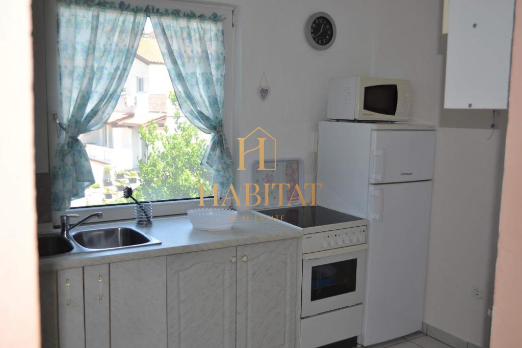 Istra, Hiša 288m2, štiri apartmaji, blizu morja, Valbandon