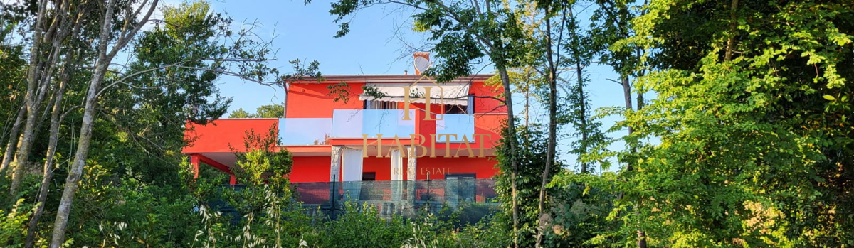 Istra, Valica, samostojna hiša s 4 apartmaji
