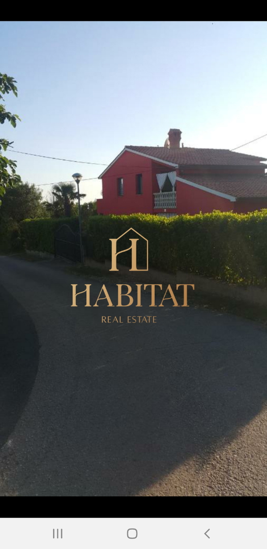 Istra, Valica, samostojna hiša s 4 apartmaji