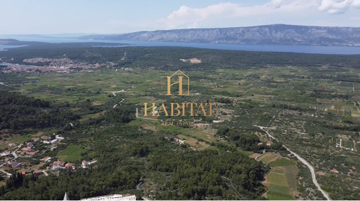 Dalmacija, Hvar, okolica Starega Grada, gradbeno zemljišče 1240m2