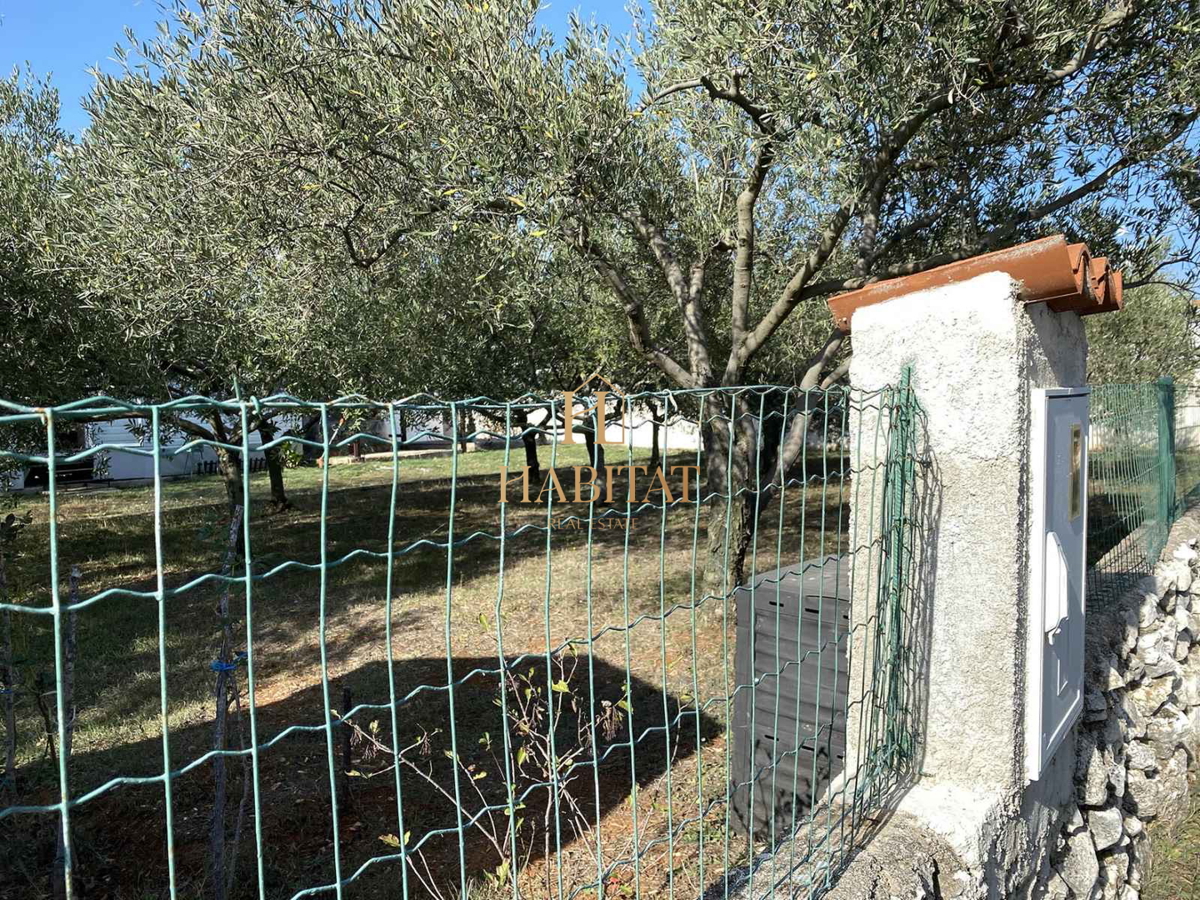 Istra, Pomer, gradbeno zemljišče 500m2, 100 metrov od morja