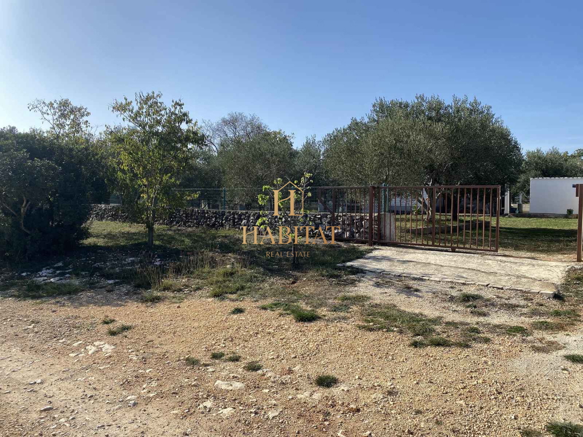 Istra, Pomer, gradbeno zemljišče 500m2, 100 metrov od morja