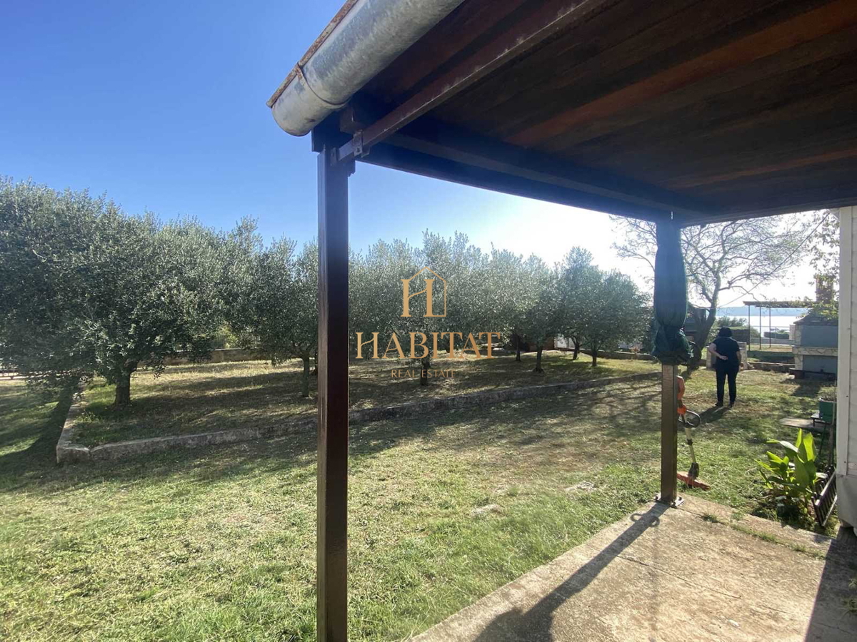 Istra, Pomer, gradbeno zemljišče 500m2, 100 metrov od morja