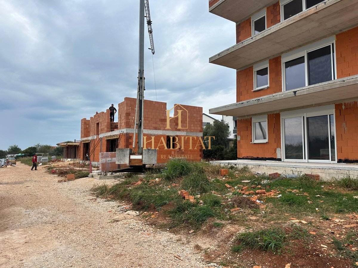 Istra, Umag, Zambratija, stanovanje 69,21 m2, 2 spalnici, 2 kopalnici, 3.500 €/m2