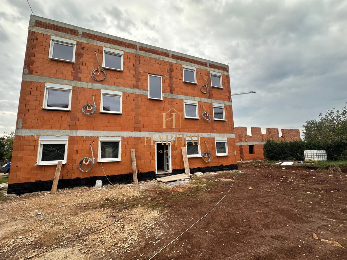 Istra, Umag, Zambratija, stanovanje 69,21 m2, 2 spalnici, 2 kopalnici, 3.500 €/m2