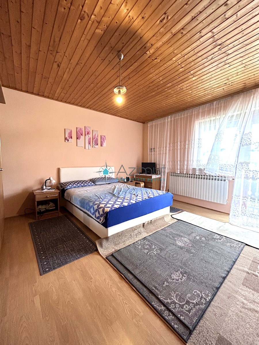 Zagreb, Kustošija, prodaja, hiša 218m2, 3 apartmaji, 1 garsonjera, vodnjak