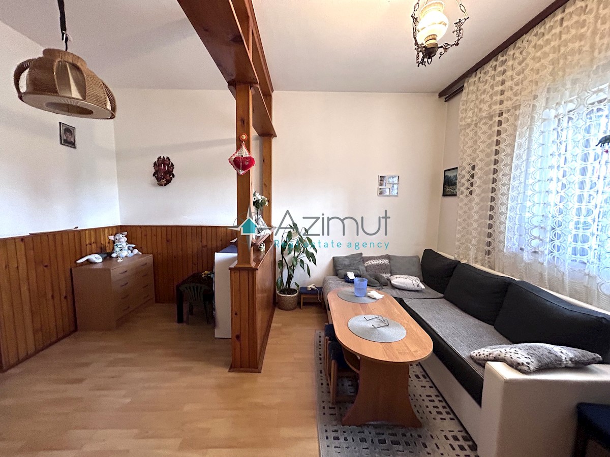 Zagreb, Kustošija, prodaja, hiša 218m2, 3 apartmaji, 1 garsonjera, vodnjak