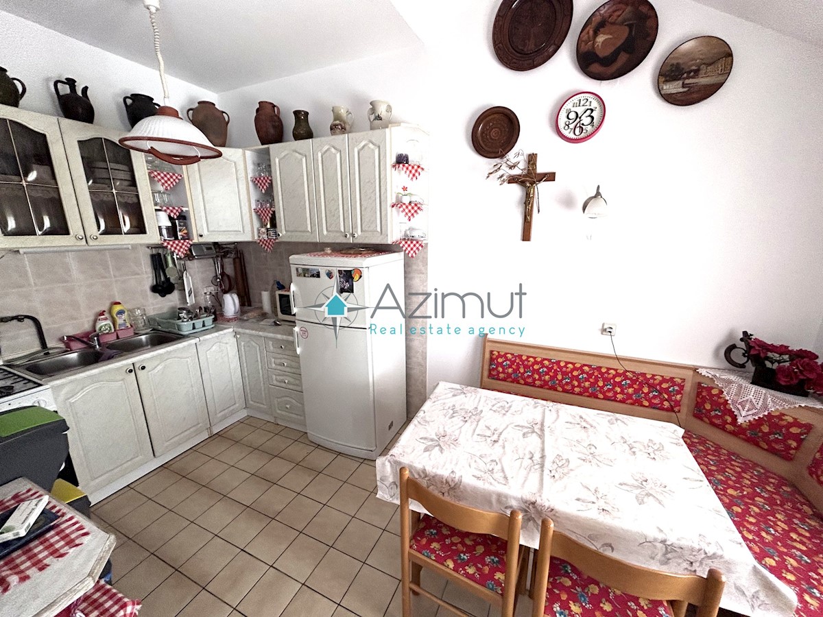 Zagreb, Kustošija, prodaja, hiša 218m2, 3 apartmaji, 1 garsonjera, vodnjak