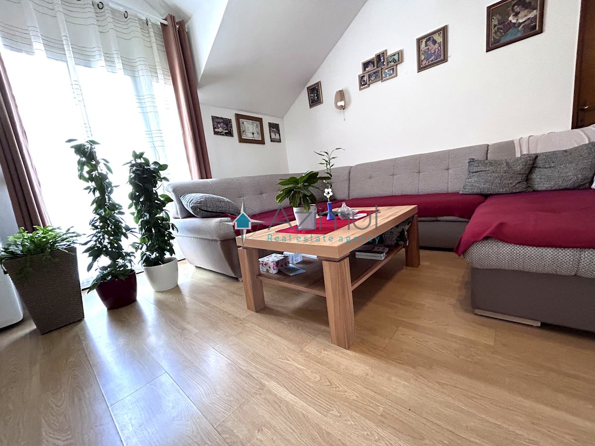 Zagreb, Kustošija, prodaja, hiša 218m2, 3 apartmaji, 1 garsonjera, vodnjak