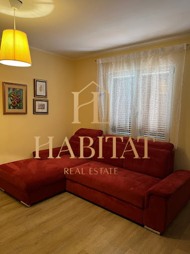 Istra, Premantura, hiša 150m2 z dvema apartmajema, 600m od morja