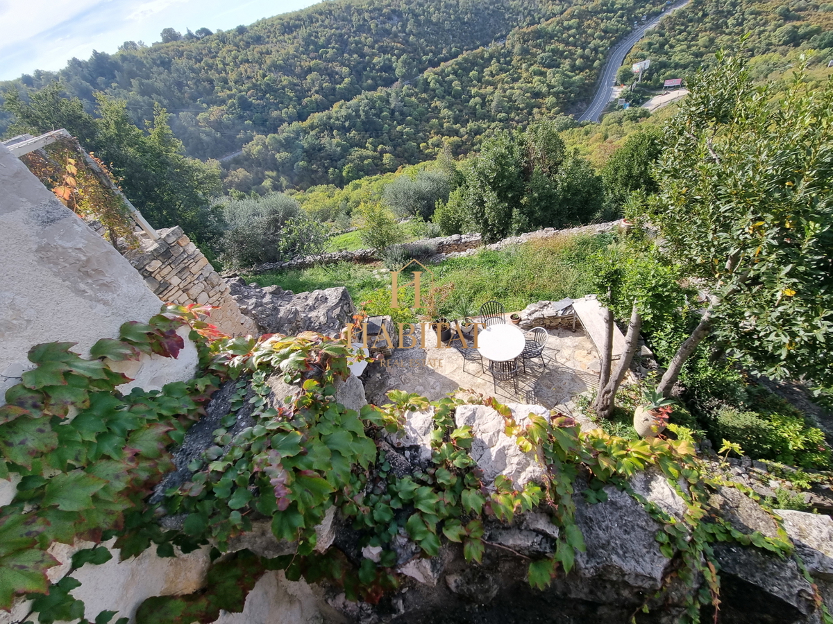 Istra, Kaštel, UNIKATNA Vila s čudovitim pogledom na morje