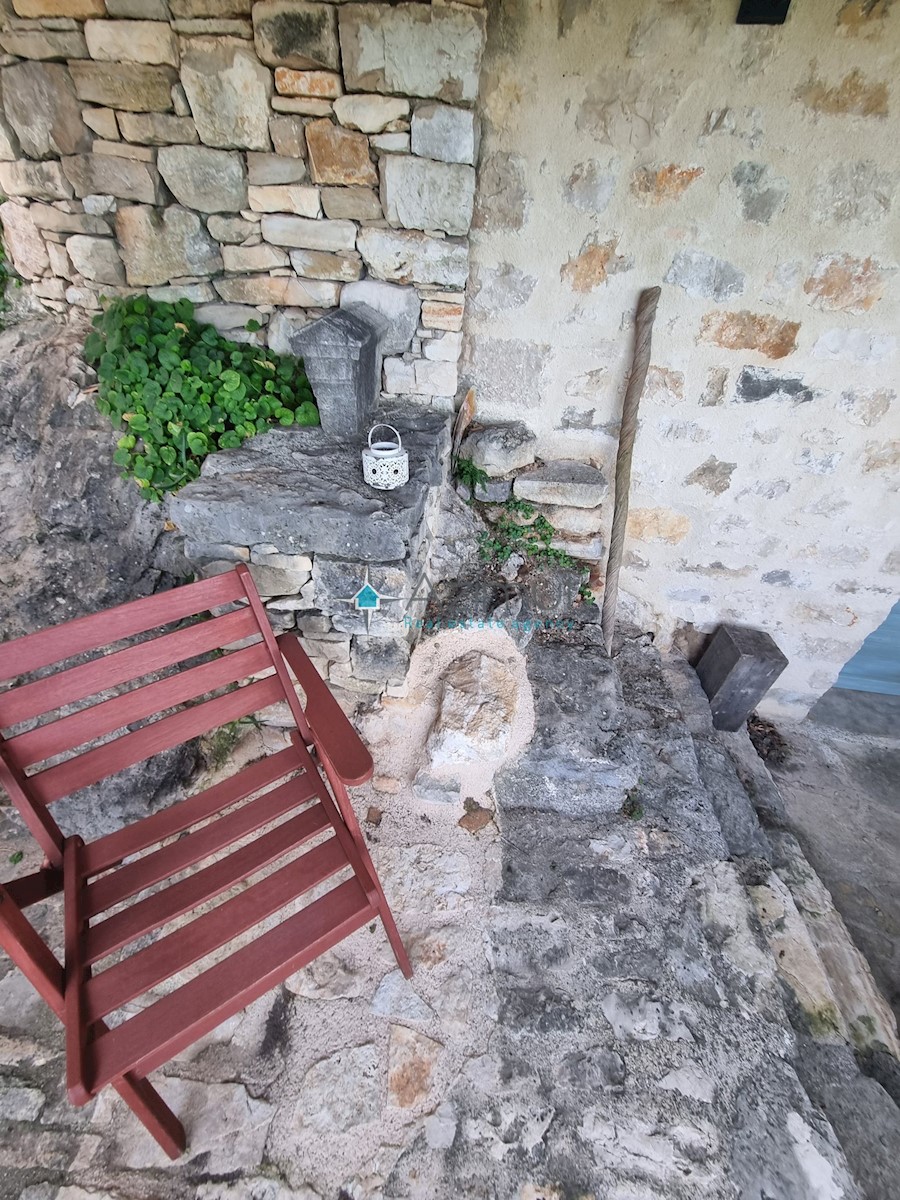 Istra, Kaštel, UNIKATNA Vila s čudovitim pogledom na morje