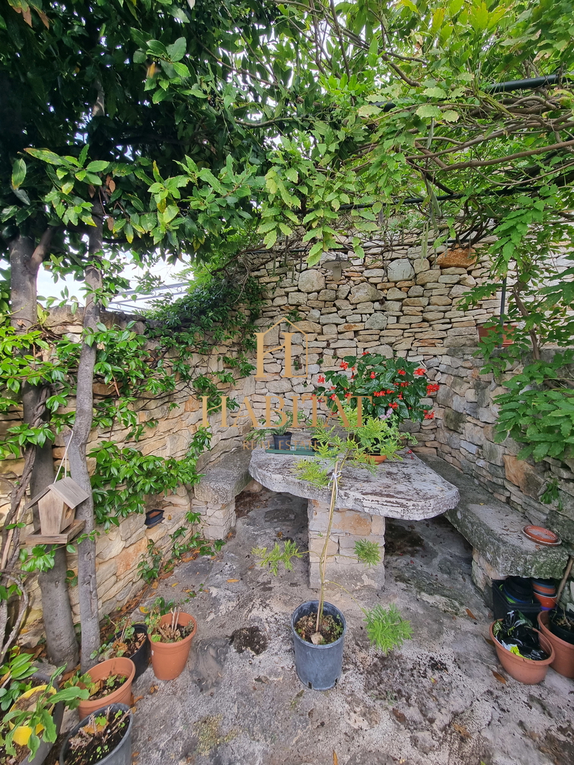 Istra, Kaštel, UNIKATNA Vila s čudovitim pogledom na morje
