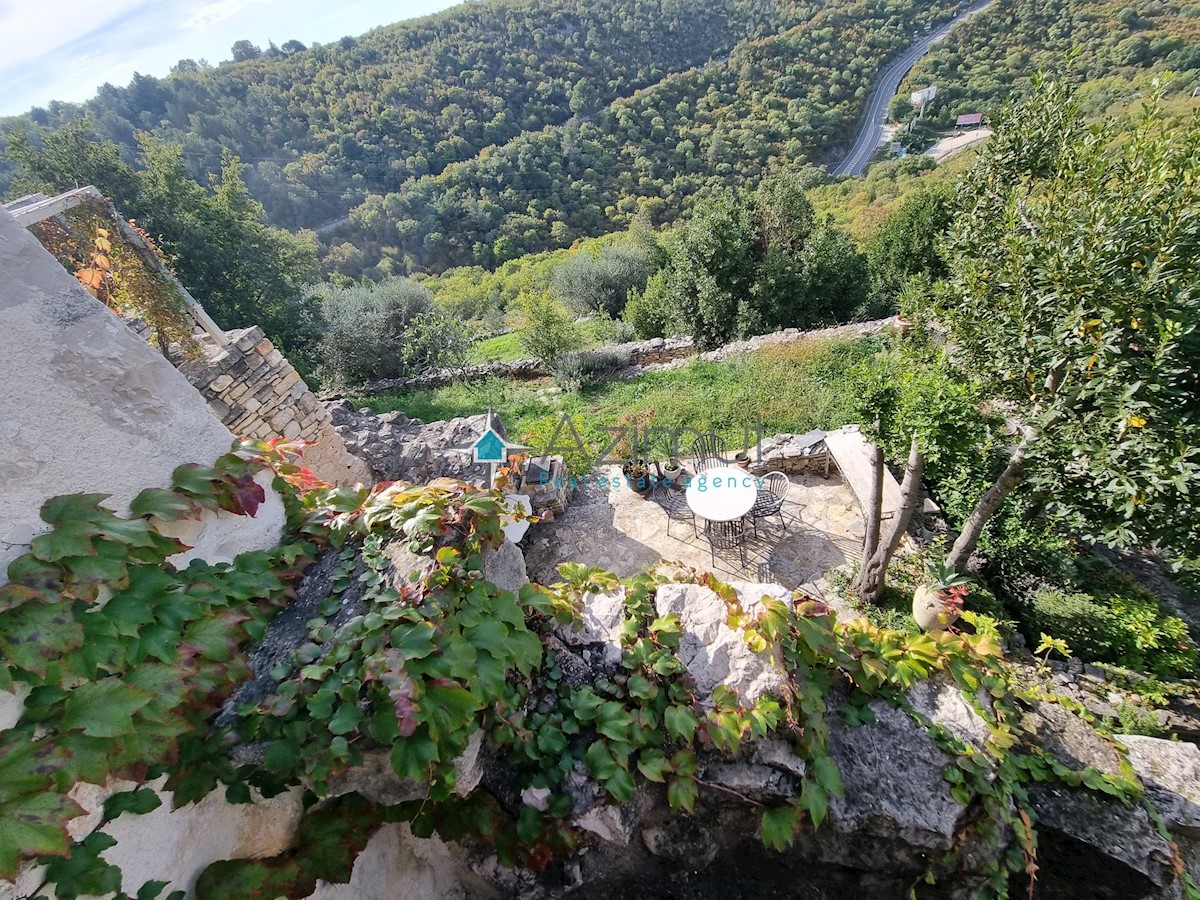 Istra, Kaštel, UNIKATNA Vila s čudovitim pogledom na morje