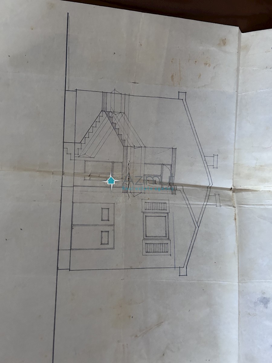 Istra, Umag, Marija Na Krasu, hiša 420m2 s terasami, vrt 1644m2, 2 garaži, pogled na morje