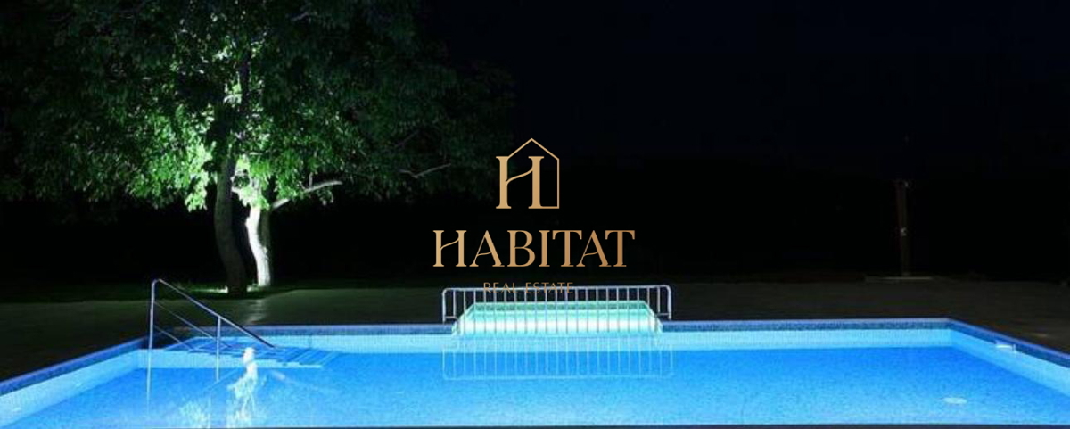 Istra, posestvo 4 objektov 1042m2, zemljišče 11700m2