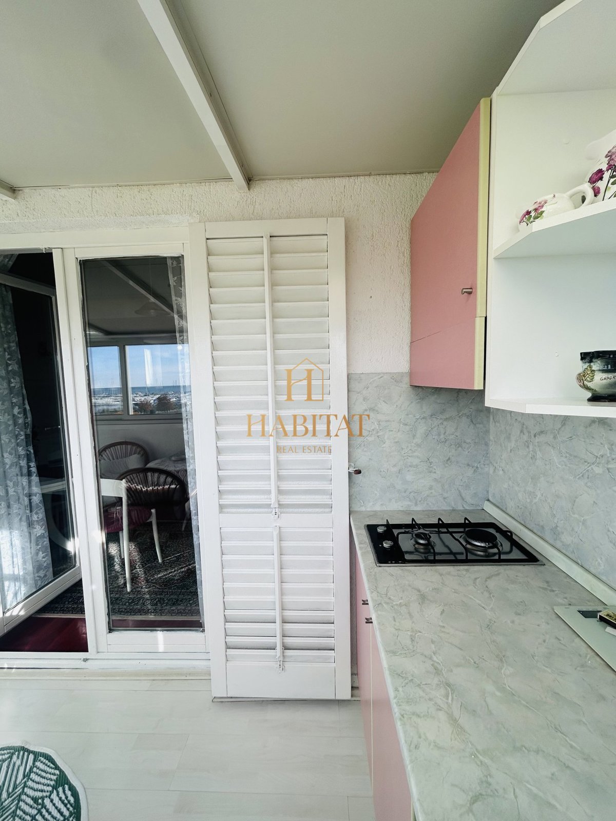 Istra, Novigrad, apartma 56 m2, 1s+db, pogled na morje, shramba, parking