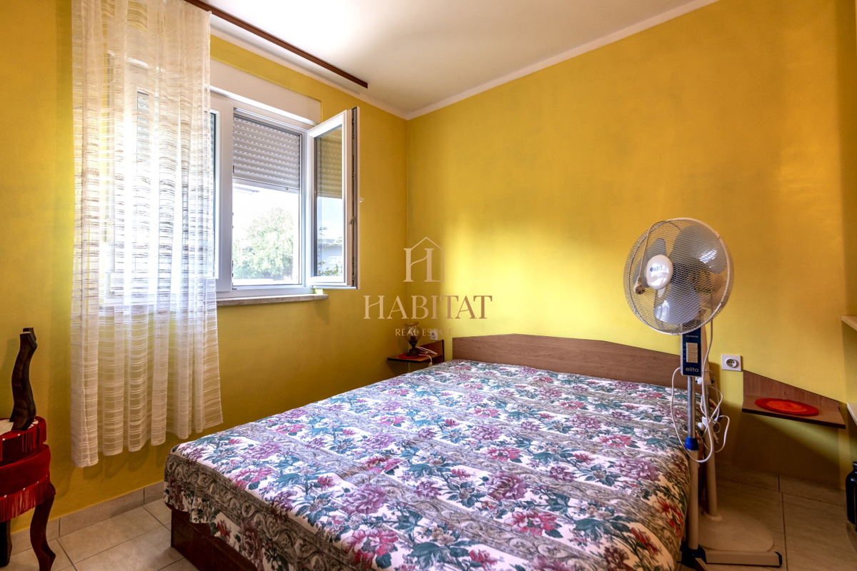 Istra, Banjole, hiša 540m2 s 4 apartmaji le 200m od morja