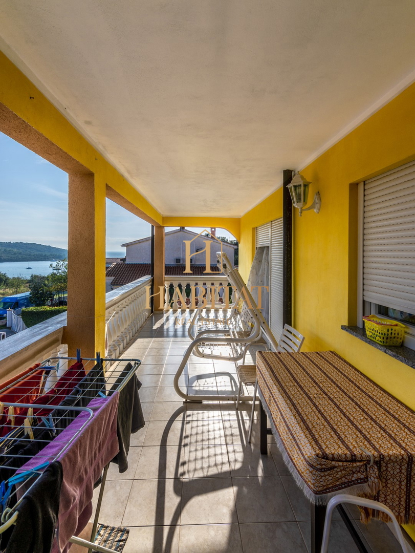 Istra, Banjole, hiša 540m2 s 4 apartmaji le 200m od morja