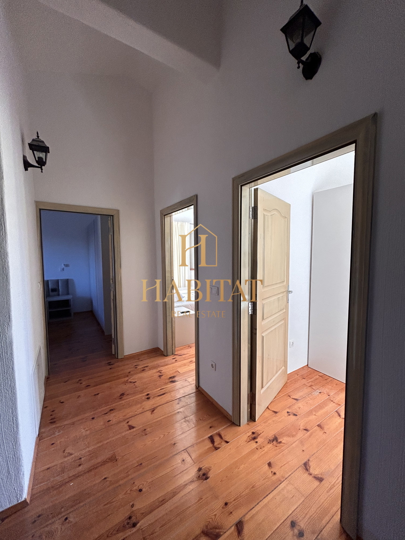 Istra, Svetvinčenat, luksuzna kamnita vila, 4 spalnice, 154 m2, bazen, vrt, pogled na morje