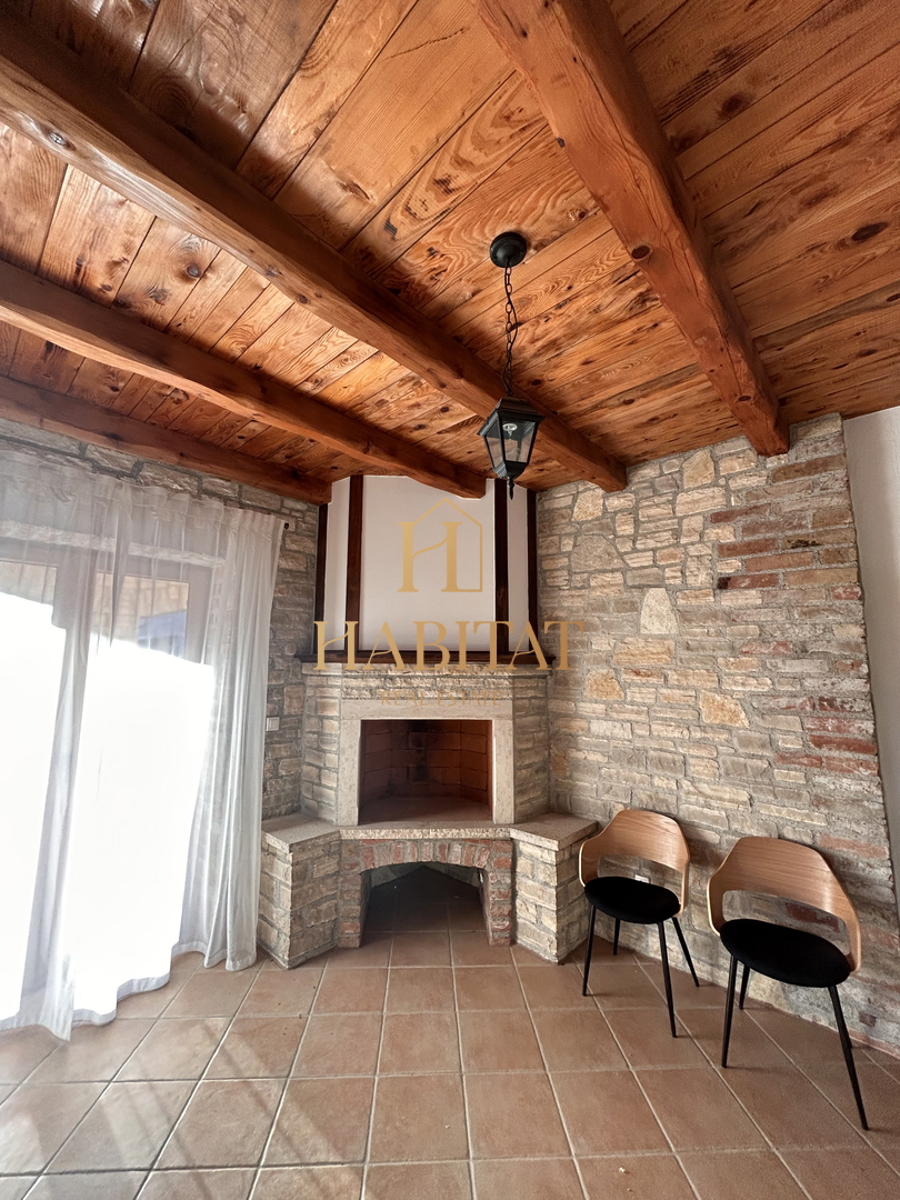 Istra, Svetvinčenat, luksuzna kamnita vila, 4 spalnice, 154 m2, bazen, vrt, pogled na morje