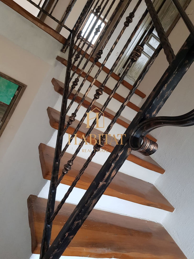 Istra, Svetvinčenat, luksuzna kamnita vila, 4 spalnice, 154 m2, bazen, vrt, pogled na morje