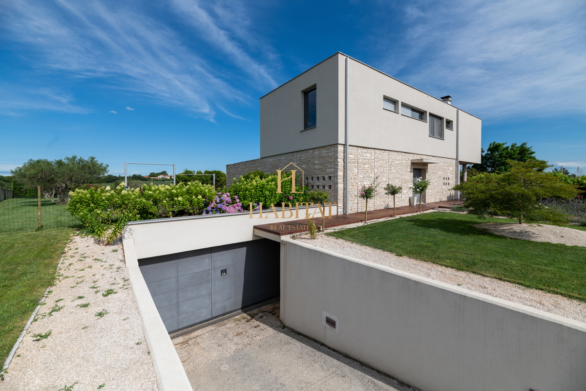 Istra, Zambratija, luksuzna vila 420 m2, 4 spalnice, 4 kopalnice, garaža