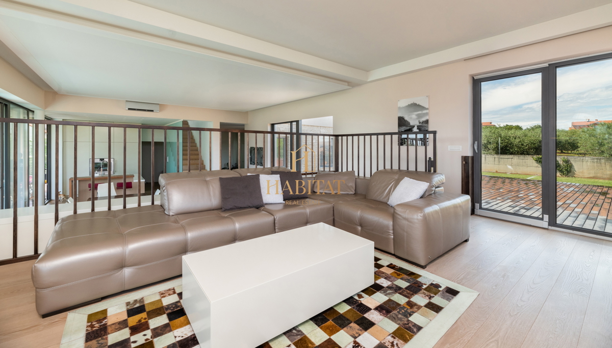 Istra, Zambratija, luksuzna vila 420 m2, 4 spalnice, 4 kopalnice, garaža