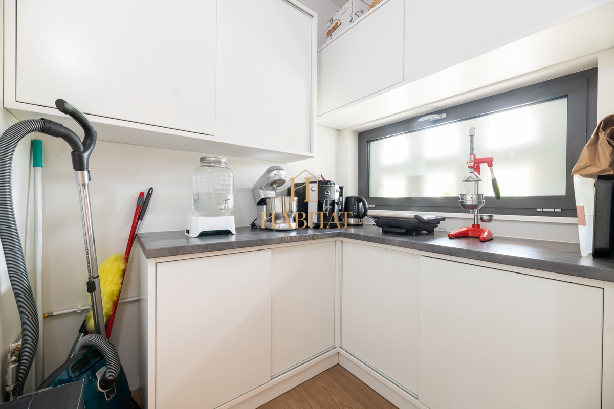 Istra, Zambratija, luksuzna vila 420 m2, 4 spalnice, 4 kopalnice, garaža