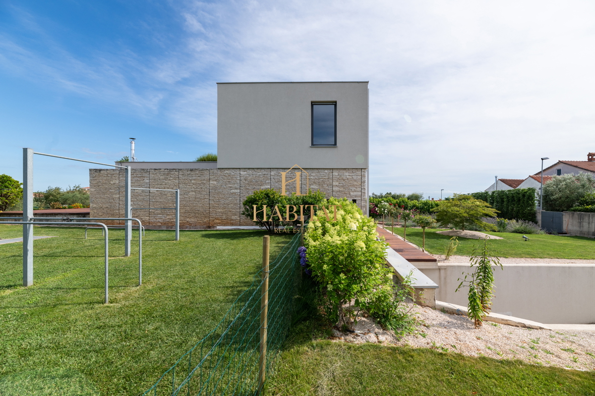 Istra, Zambratija, luksuzna vila 420 m2, 4 spalnice, 4 kopalnice, garaža